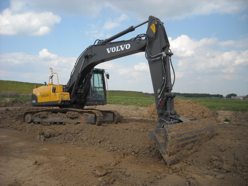 Volvo EC 210 C (5).jpg