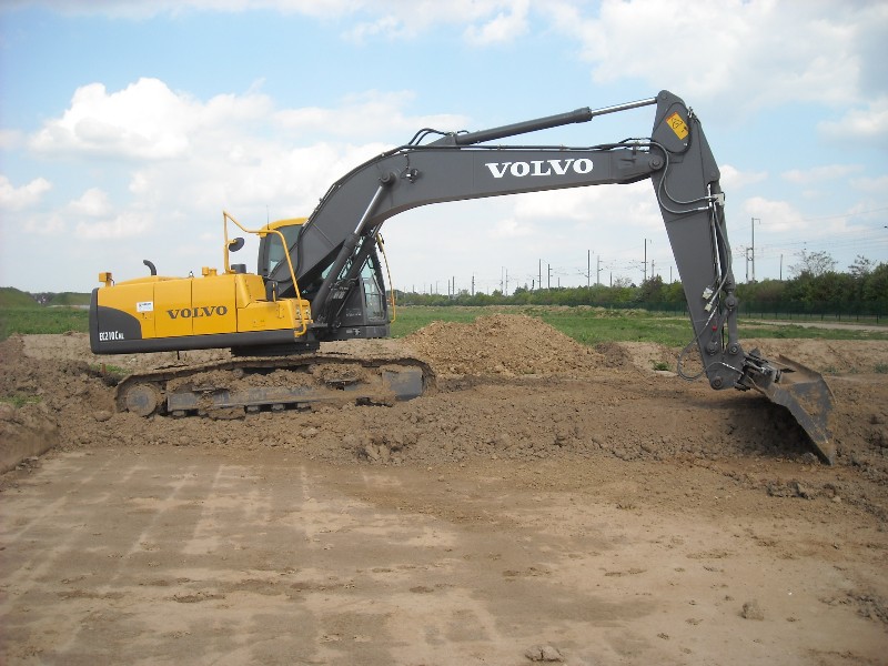 Volvo EC 210 C (7).jpg