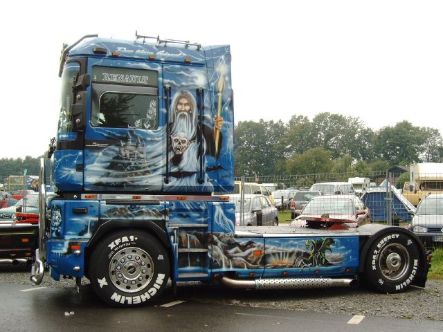  Renault-Magnum-Graf-Thorsten-Simon-03020
6-03.jpg