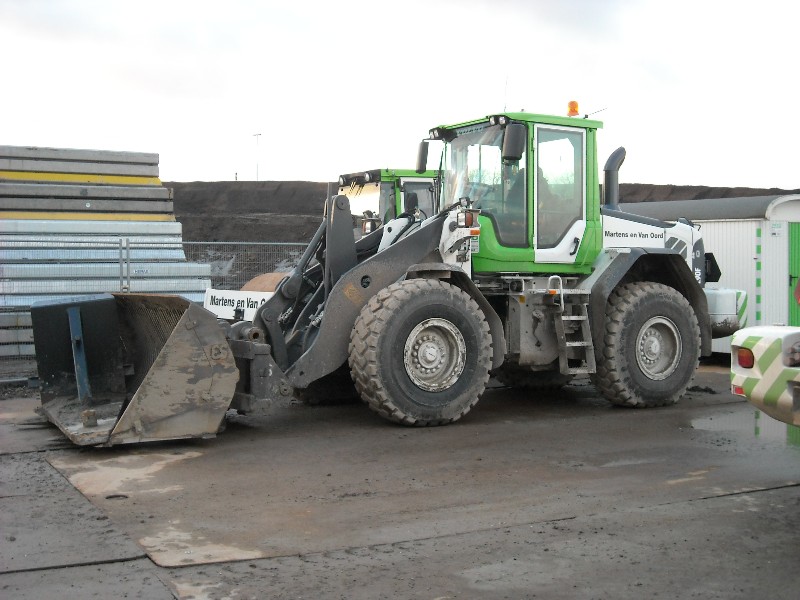 MvO Volvo L 90 F (2).jpg