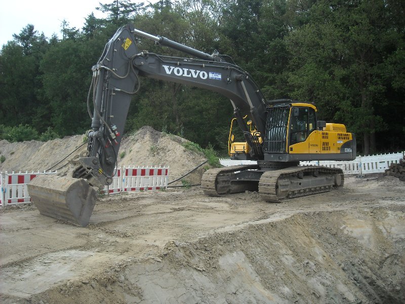 Volvo EC 360 C (2).jpg