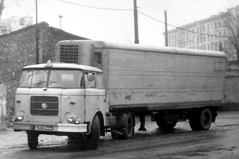 LIAZ 706 + Alka CCCP1.jpg