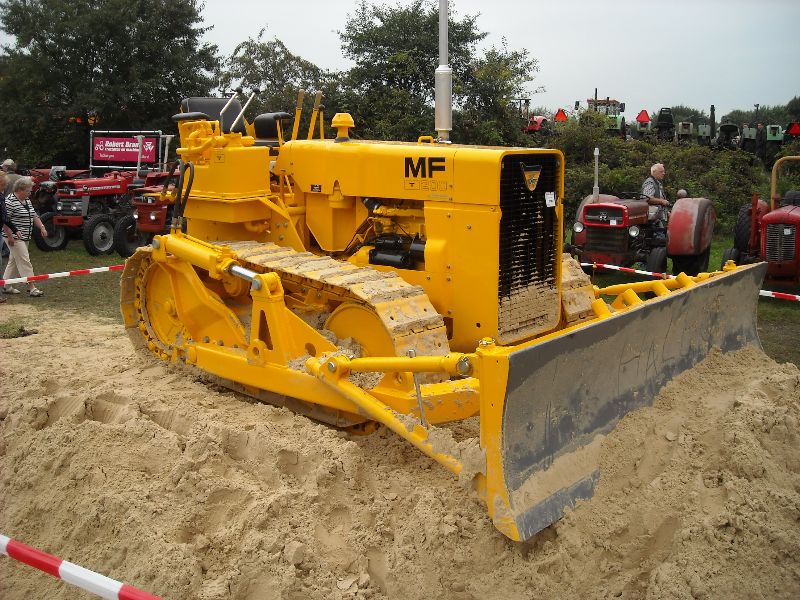 MF 200 (3).jpg