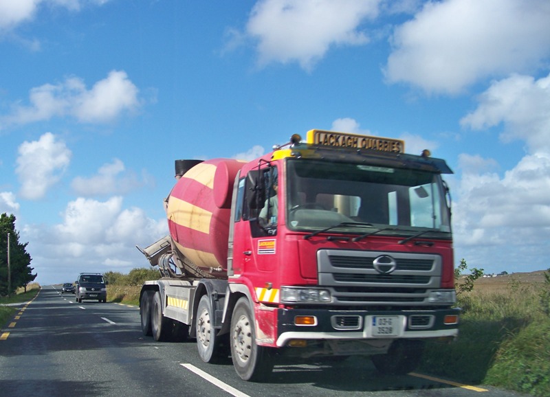 Irland 2009 Hino 11.jpg