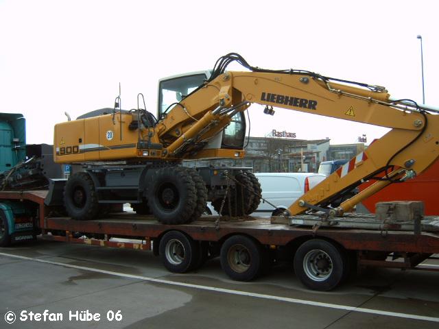 Liebherr-900 (1).jpg