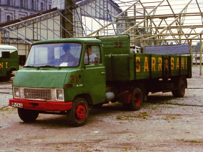 sarrasani-hanomag.jpg