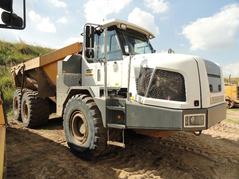 Liebherr TA 230 (4).jpg