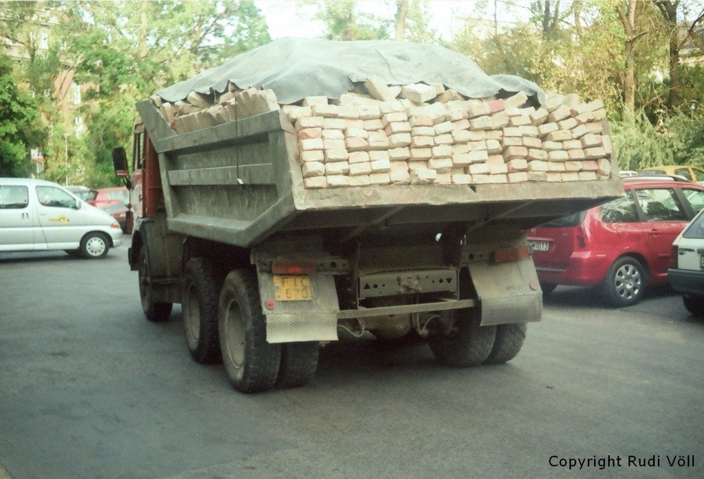 Kamaz Kipper Steine Budapest 2.jpg Kamaz Kipper Steine Budapest 2.jpg
