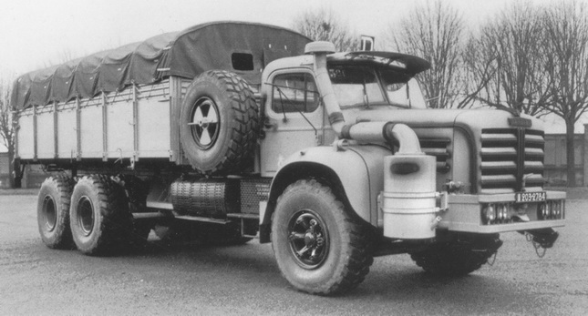 Berliet_GBO15_6x4_HC_01.jpg