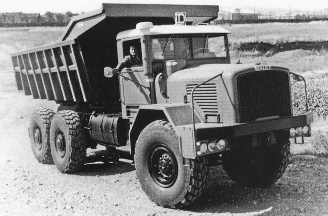 Berliet_GBO15P_6x6_S1_02.jpg