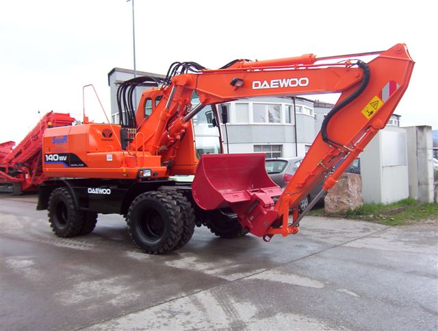 Daewoo 140.jpg