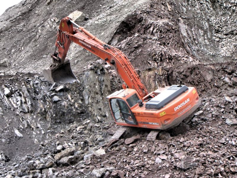 Doosan_Daewoo_DX300_LC_1.jpg