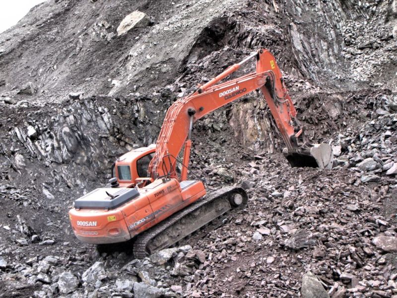 Doosan_Daewoo_DX300_LC_4.jpg