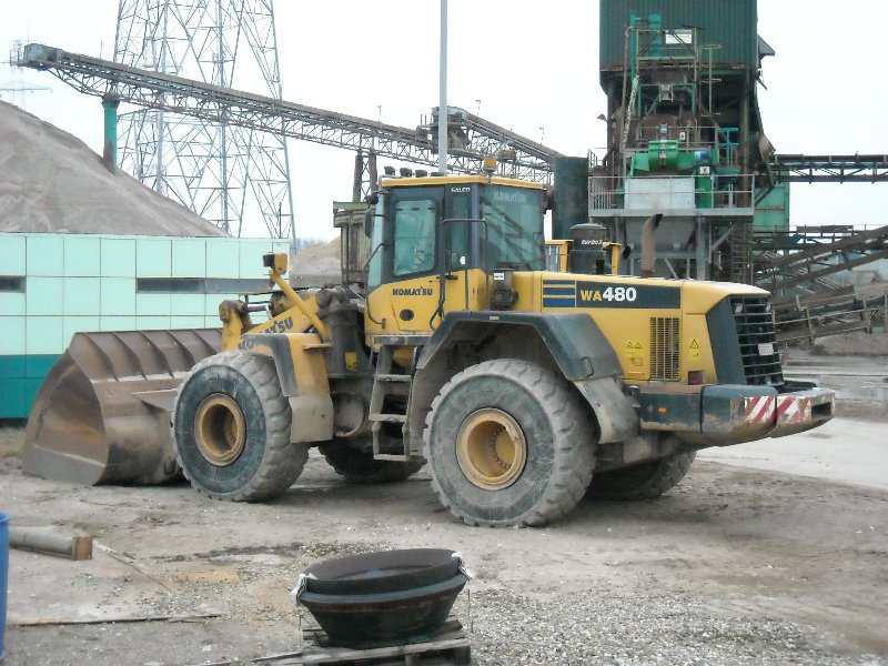 Komatsu WA 480 (3).jpg