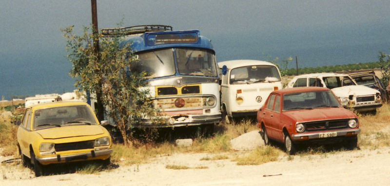 Alter Merceds Bus Santorin 1998.jpg