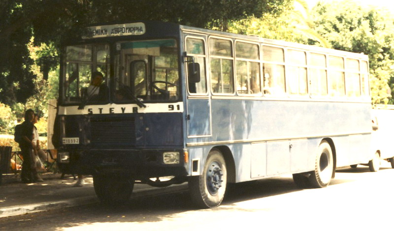 STEYR 91 Bus Kreta Chania Juli 1996.jpg