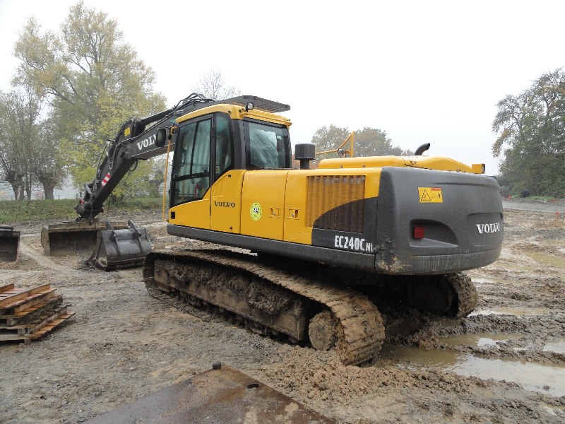 Volvo EC 240 C (4).jpg