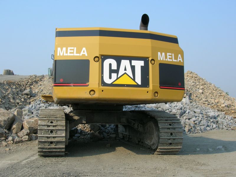 Cat 385C.jpg