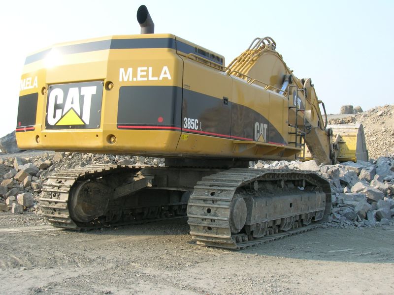 Cat 385C_5.jpg