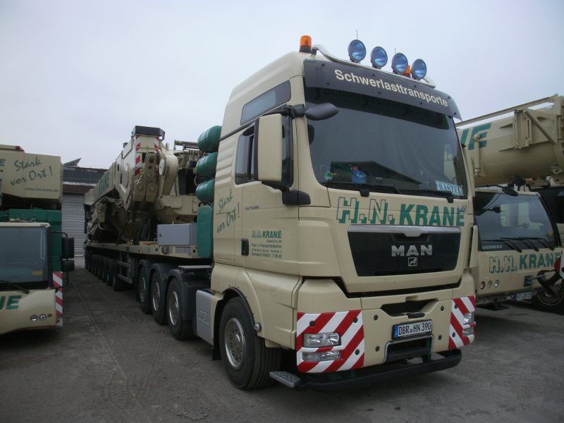 MAN TGX XXL 41.680 H.N.Krane[1].jpg