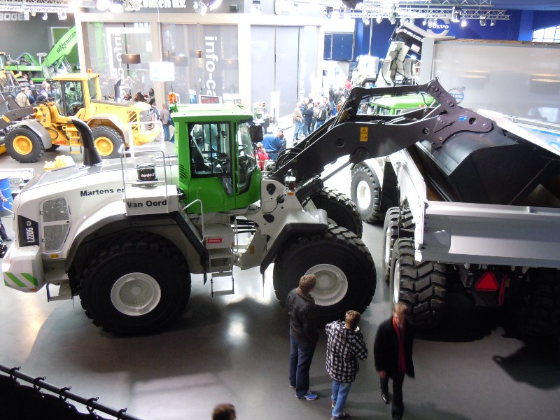L 220 G (4).jpg