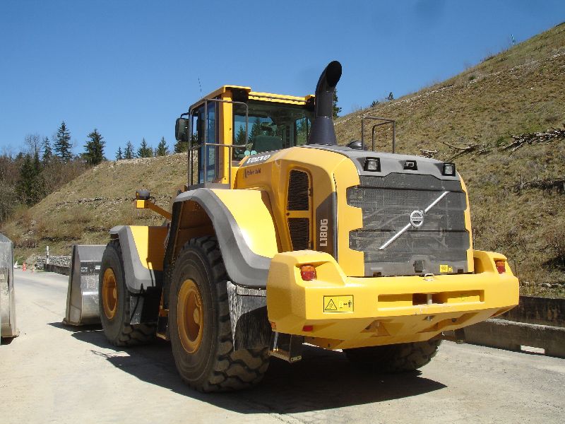 Volvo L180 G (2).jpg