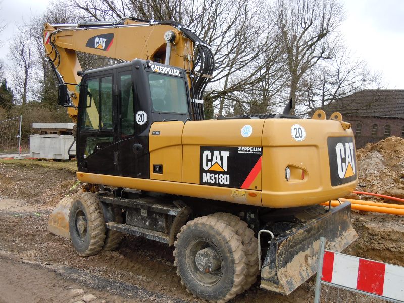 Cat M 318 D (2).jpg