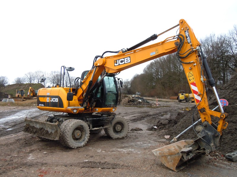 JCB JS 145 W (1).jpg