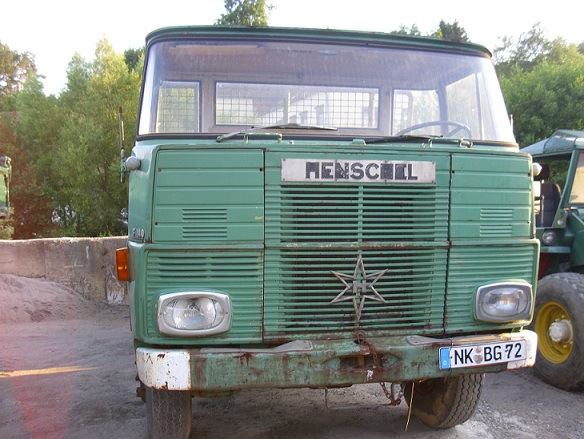 3.Henschel und Oldtimertreffen 2011 019.jpg
