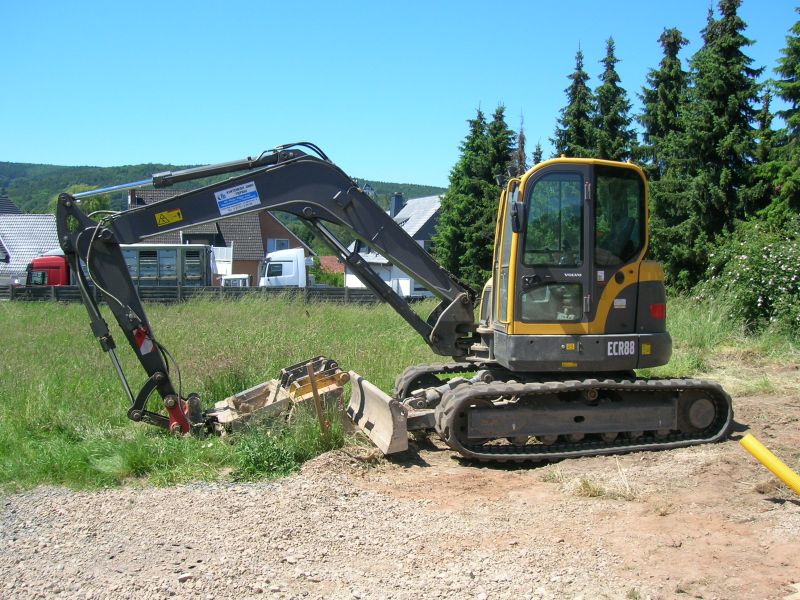 Volvo ECR88_3.jpg