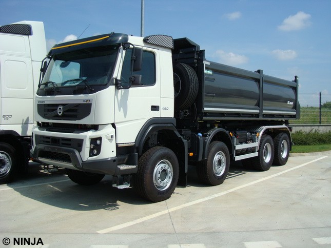 Volvo_FMX460_8x6_S3_01.jpg