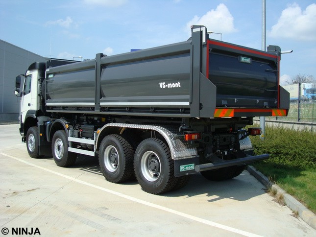 Volvo_FMX460_8x6_S3_03.jpg