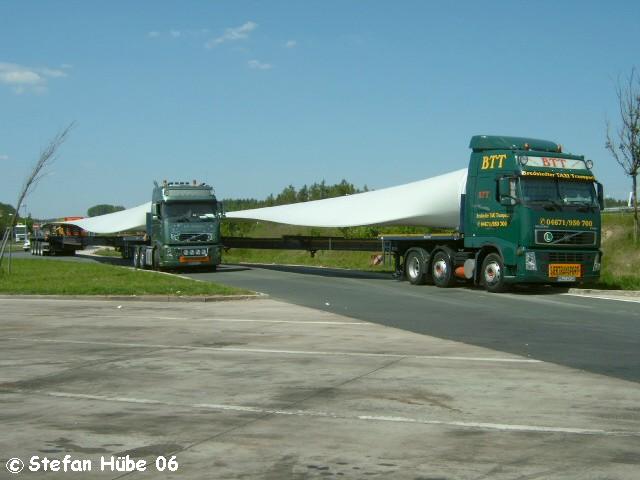 Flügel 2xVOLVO rechts FH12 420 links FH16 550 Pegnitz A9 15°°.jpg