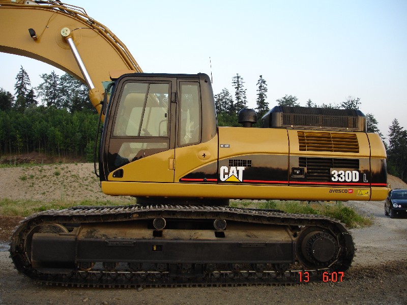 Vorführmaschine Cat 330 D L (2).jpg