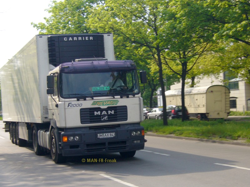 MAN F2000_08-05-2006 bei Schulze Bln_01.jpg
