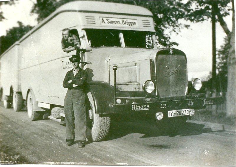 Henschel 6J3 Simons Bruggen.jpg
