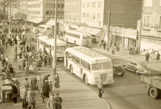 Omnibusreigen am Exe nach dem Krieg 1.jpg