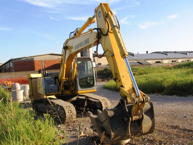 New Holland E195 008.jpg