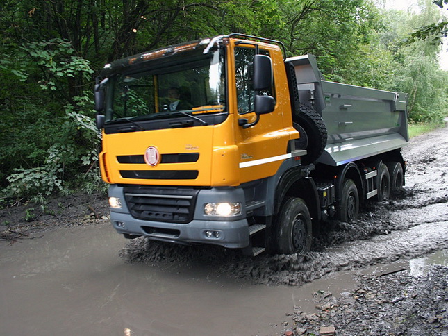 Tatra_158_8x8.2_S1_10.jpg