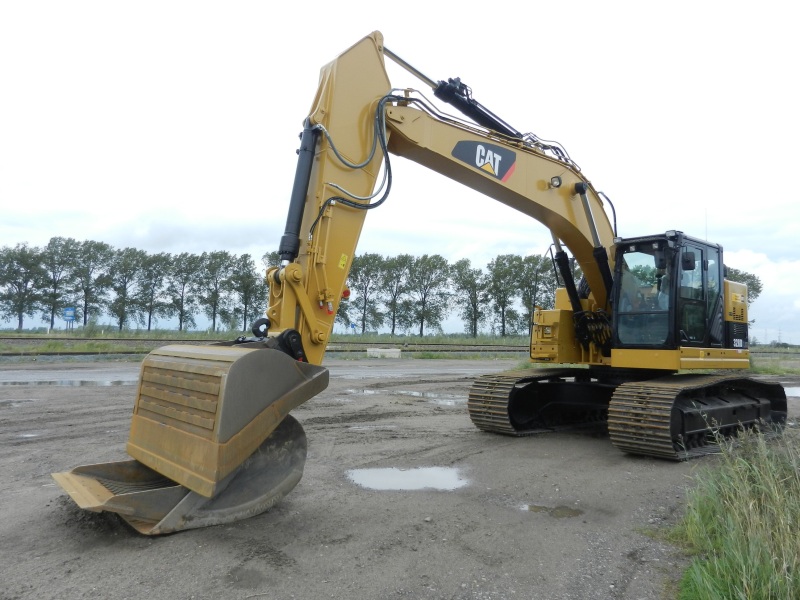 Cat 328 D (1).jpg