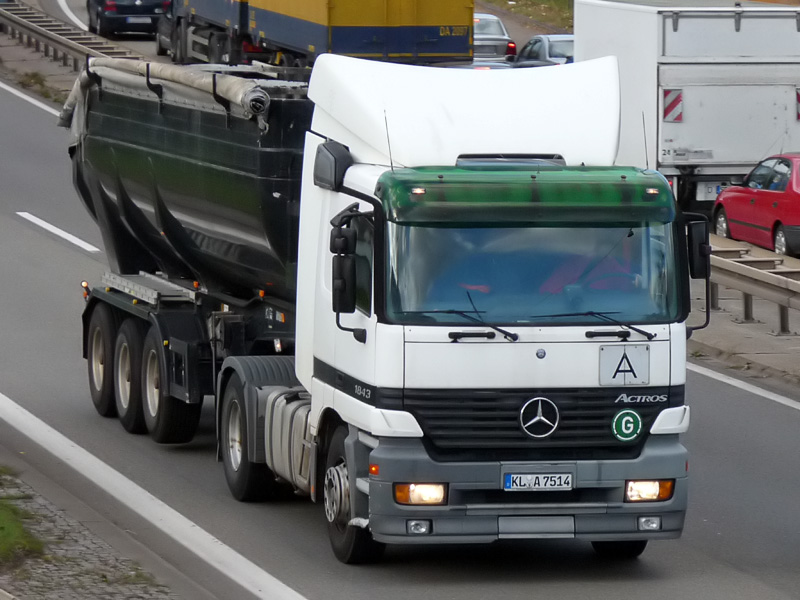 MB Actros L 1843 Rundmuldenkipp-SZ  Stadt Kaiserslautern.jpg