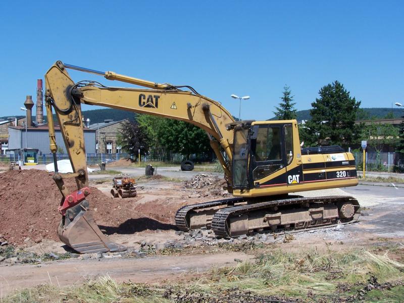 Caterpillar 320L, 2006-07-02.jpg