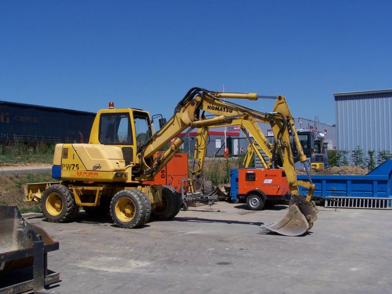 Komatsu PW 75, 2006-07-02.jpg