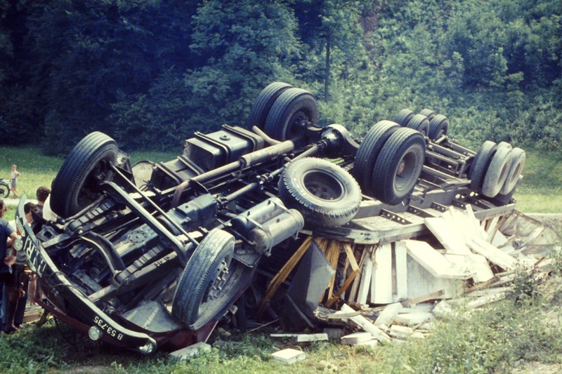Autounfall in Peggau (Kühlwagen.jpg
