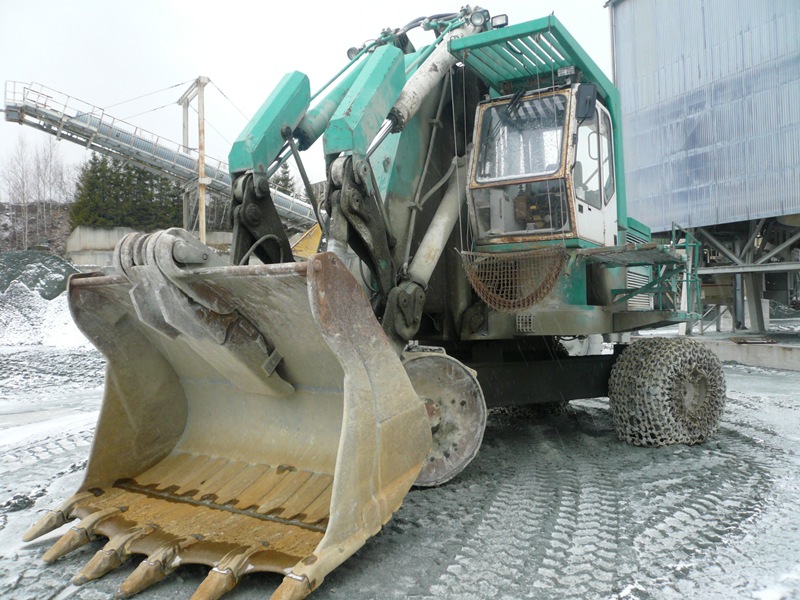 Böla LB500 - ard Baustoffwerke GmbH & Co. KG - Steinbruch Venusberg - 2011-12-18 (3).jpg
