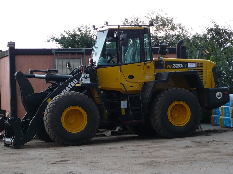 Komatsu WA320 PZ - KVA Kompostier- und Verwertungsgesellschaft mbH - Kompostieranlage Eisenweg in Adorf - 2010-07-26.jpg