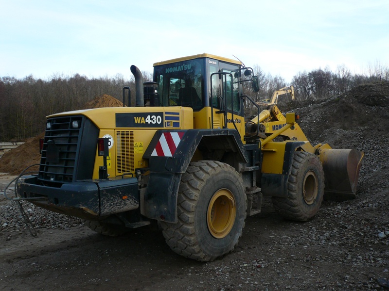 Komatsu WA430-6 - ... - Sandgrube Cossen - 2011-12-11 (4).jpg