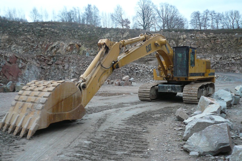 Caterpillar 245D - ... - Steinbruch Markersdorf - 2011-12-29 (5).jpg