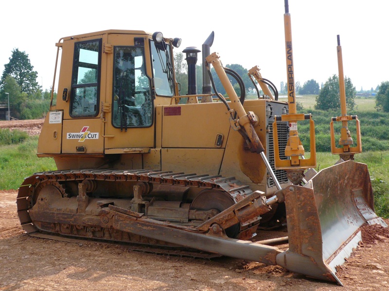 Caterpillar - SWING Tiefbau GmbH - Rottluffer Str. in Chemnitz - 2010-07-04 (1).jpg