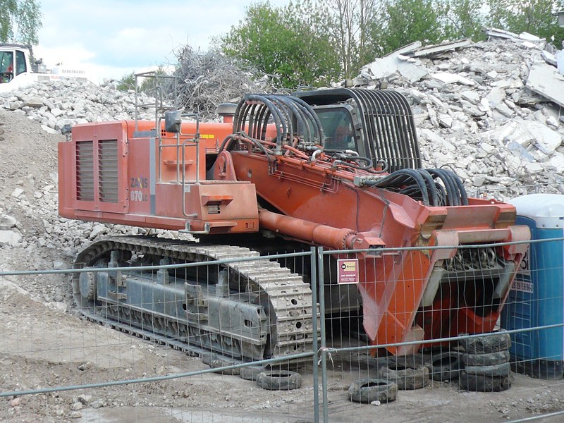 Hitachi ZAXIS ZX670 LC - Kiesel GmbH - Max-Türpe-Str. in Chemnitz - 2011-05-03 (2).jpg